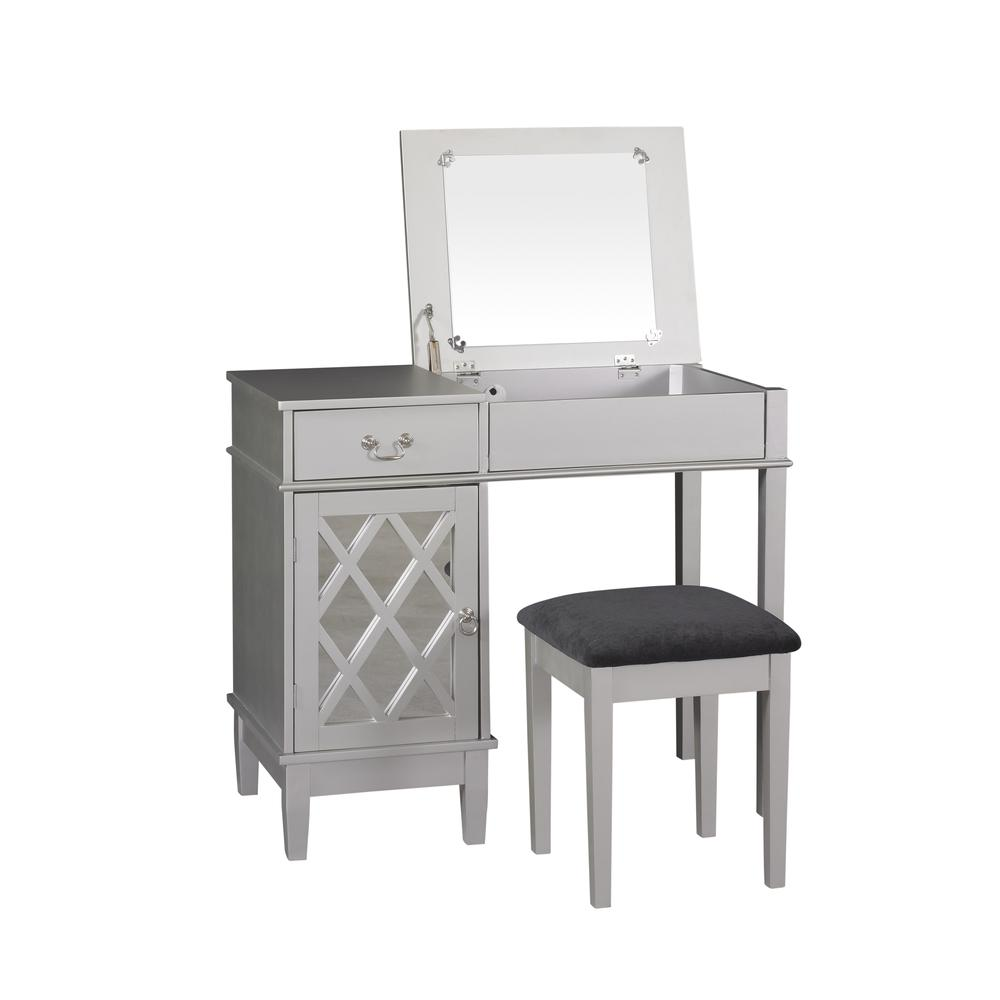 Lattice Vanity Set