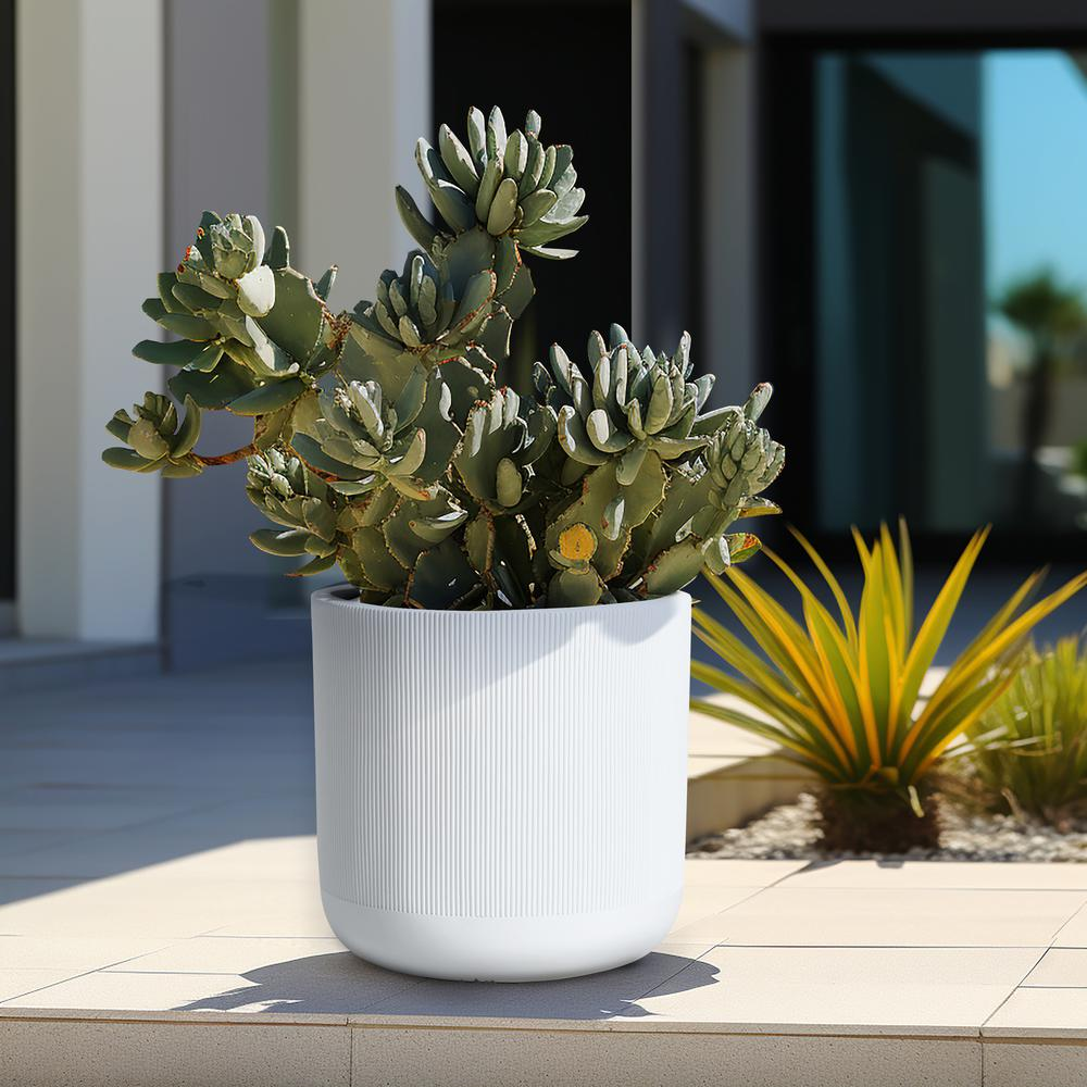 17.3-Inch Round White Stripes MgO Planter