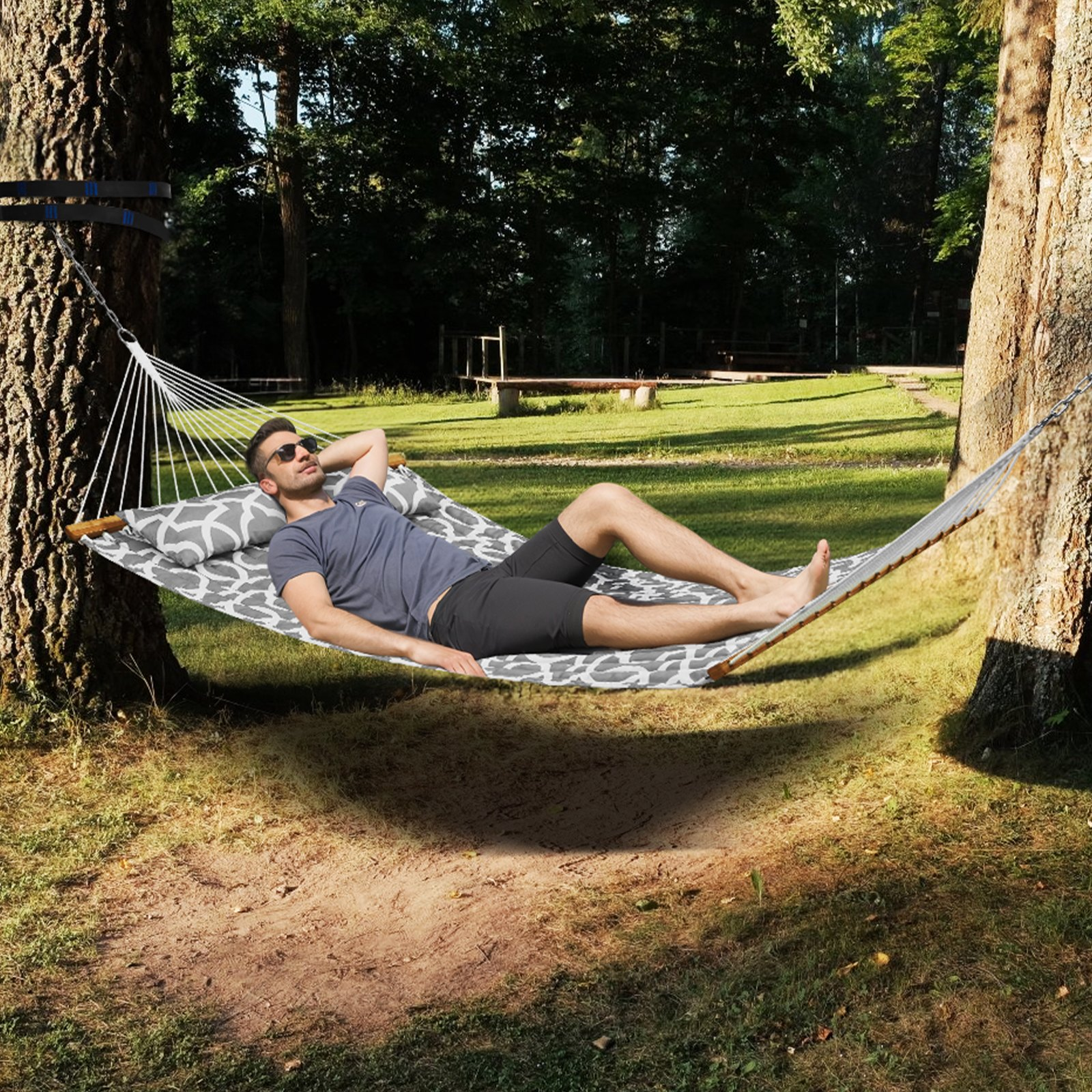 VEVOR Double Quilted Fabric Hammock, 12 FT Double Hammock with Hardwood Spreader Bars, 2 Person Quilted Hammock with Detachable Pillow and Chains for Camping Outdoor Patio Yard Beach, 480 lbs Capacity